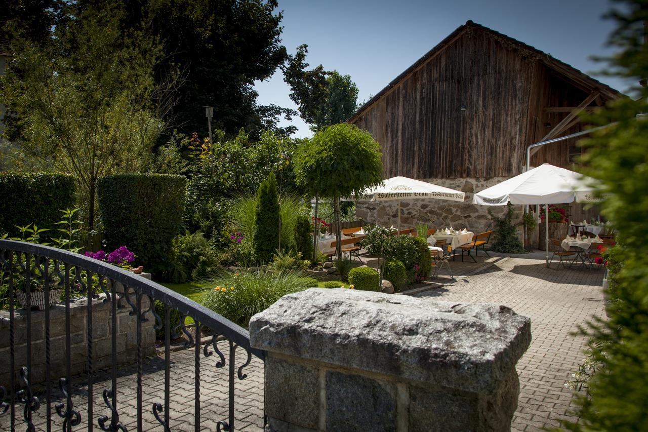 Hotel Wirtshaus Am Schloss Aicha vorm Wald Экстерьер фото